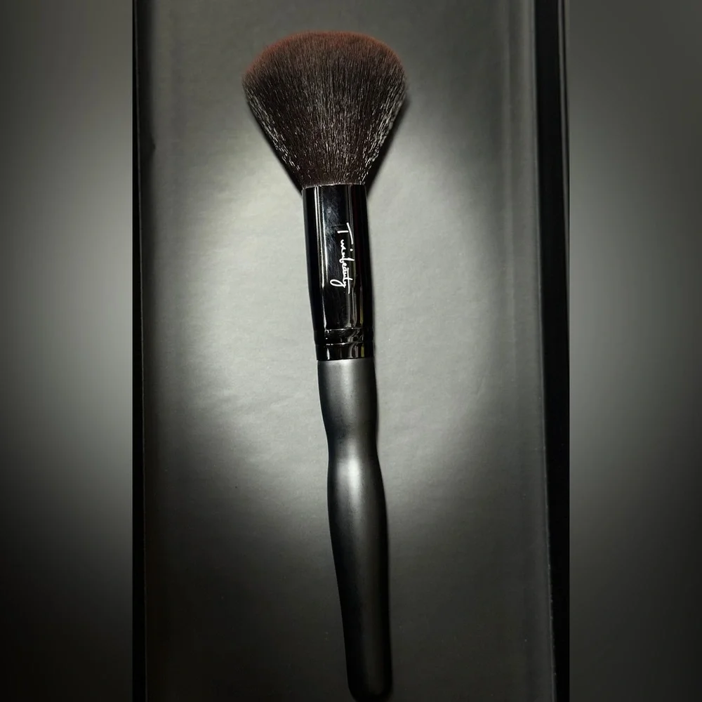 TwinBeauty Blush Concealor Brush NEW